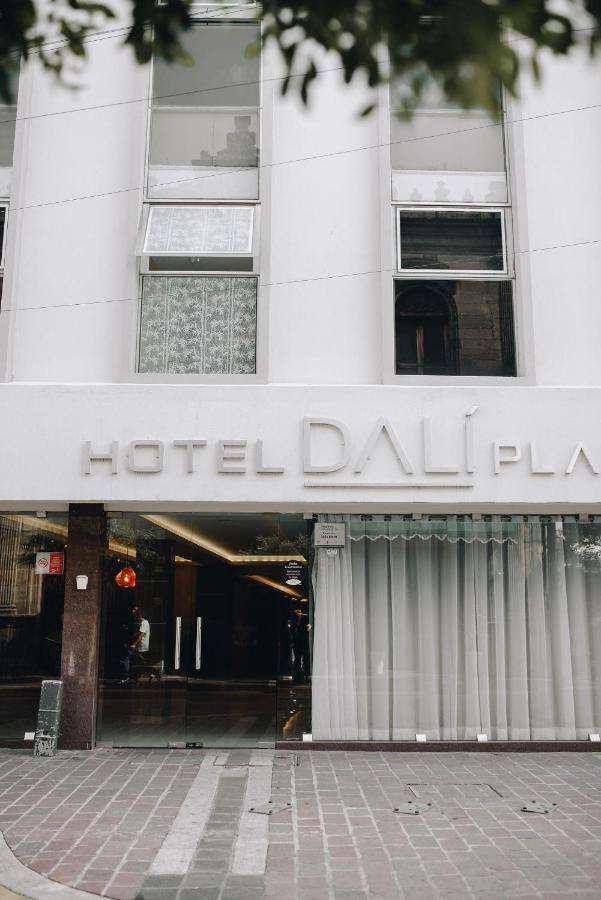 Hotel Dali Plaza Ejecutivo กัวดาลาฮารา ภายนอก รูปภาพ